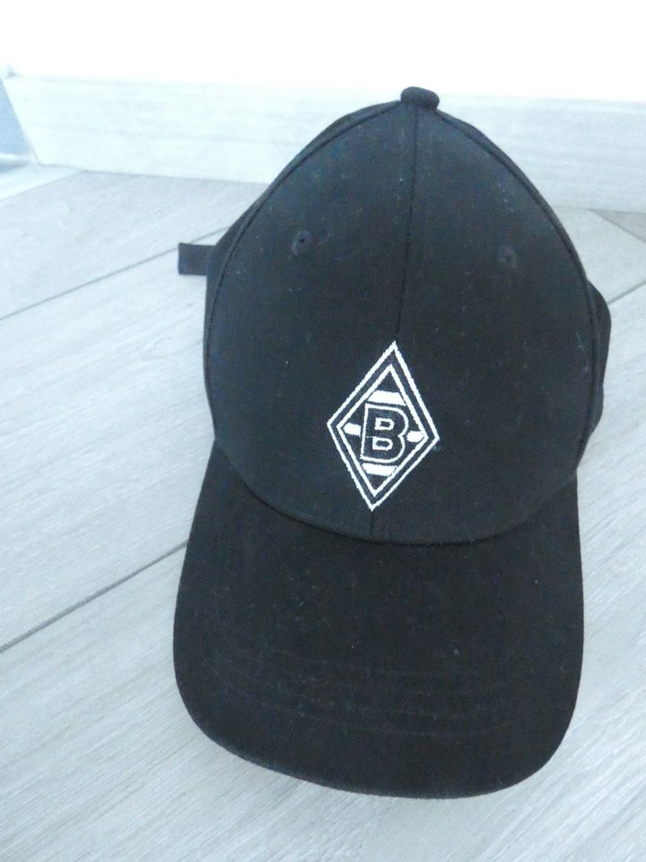 Borussia Mönchengladbach T-Shirt Gr. 152 und CAP in Holzgerlingen