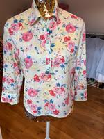 Guess Bluse Oberteil mint grün Blümchen Hemdbluse Nordrhein-Westfalen - Herford Vorschau