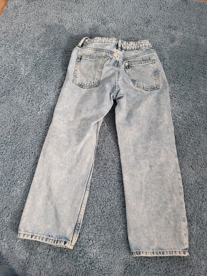 Baggy Jeans H&M Gr 134 in Isernhagen