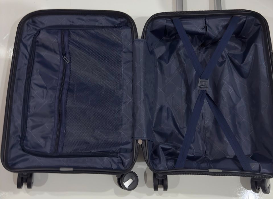 NEU Reisekoffer Polypropylen Trolly Taschen Handgepäck in Wuppertal