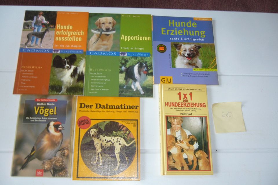 Tierbücher über Hunde und Vögel in Hage