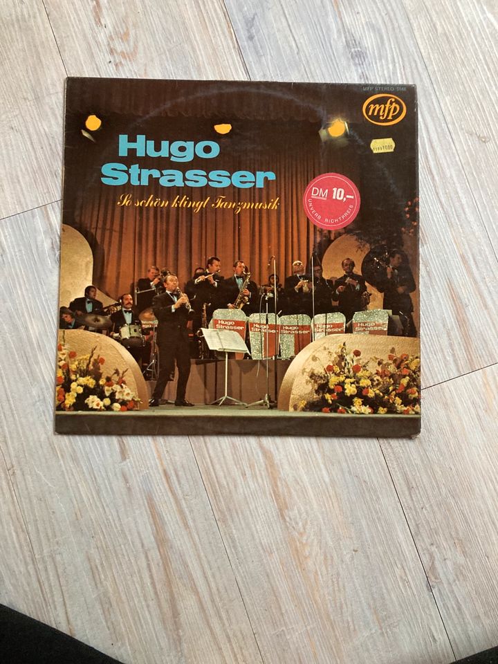 Schallplatte-So schön klingt Tanzmusik-Hugo Strasser in Schwaigern