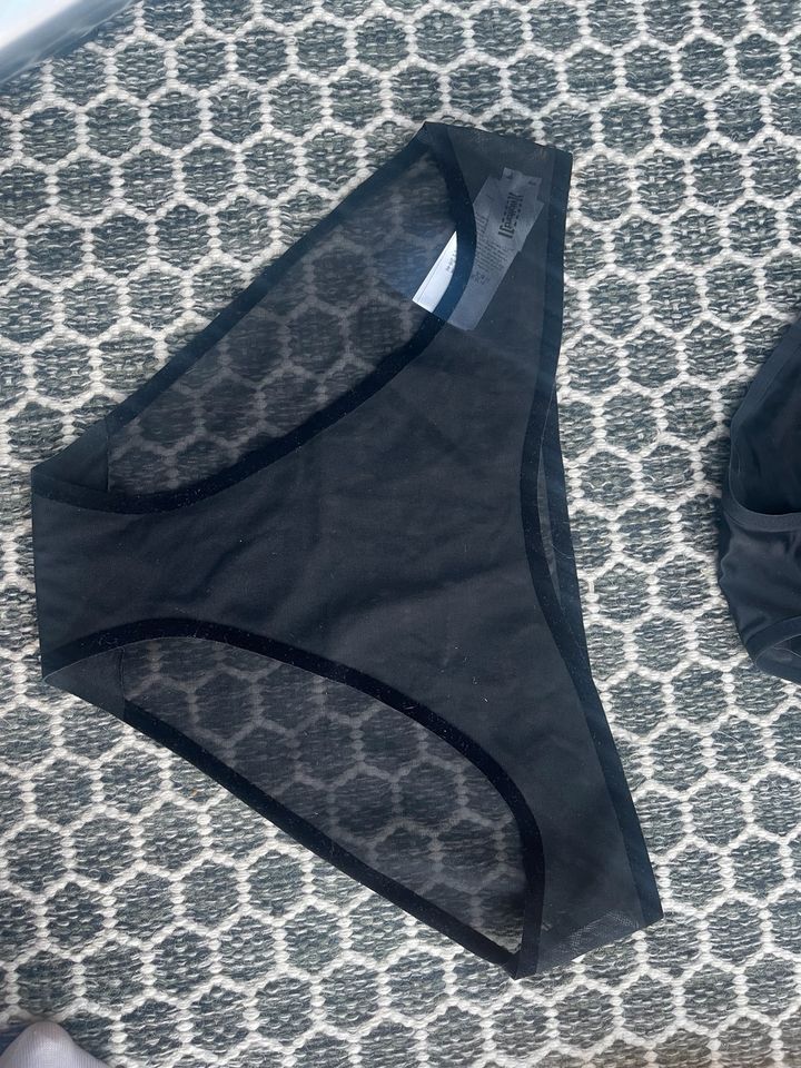 Original Vilebrequin und Emporio Armani Bikinis / Badeanzug Gr. M in Seevetal