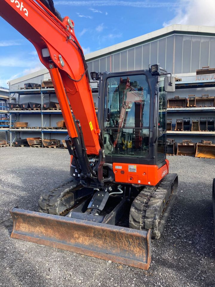 Kubota U56-5 mit Steelwrist X06 Tiltrotator + Löffelpaket in Hof bei Westerwald