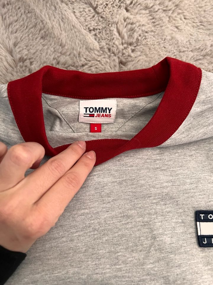 Tommy Jeans Badge T-Shirts in Haar