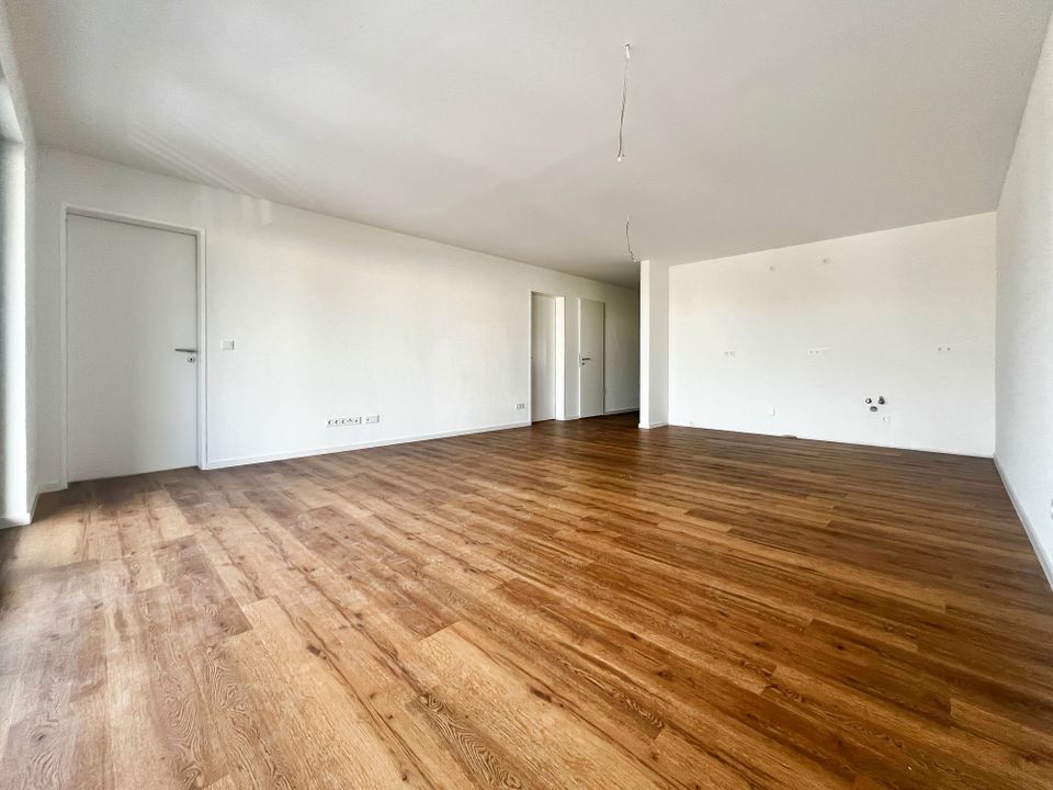 Alles glänzt ... so schön NEU: 3-Zimmer-Wohnung mit Einbauküche und Balkon in Lingen zu mieten! in Lingen (Ems)