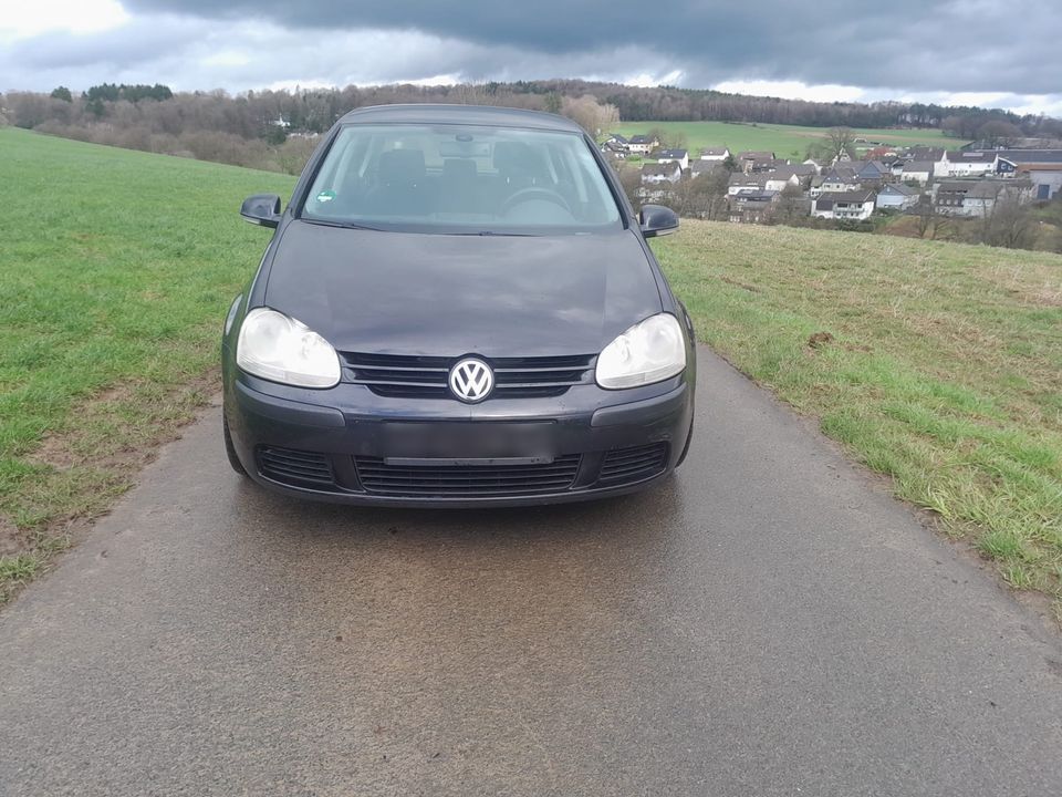 Volkswagen Golf 1.6  Benzin in Wiehl