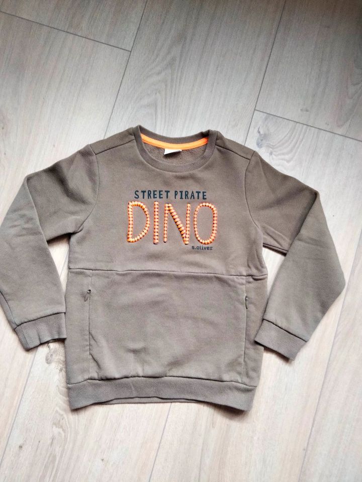 Sweatshirt s.Oliver Jungen braun Gr.116/122 neuwertig in Radegast