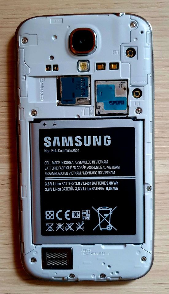 Handy Samsung Galaxy S4 plus in Remagen