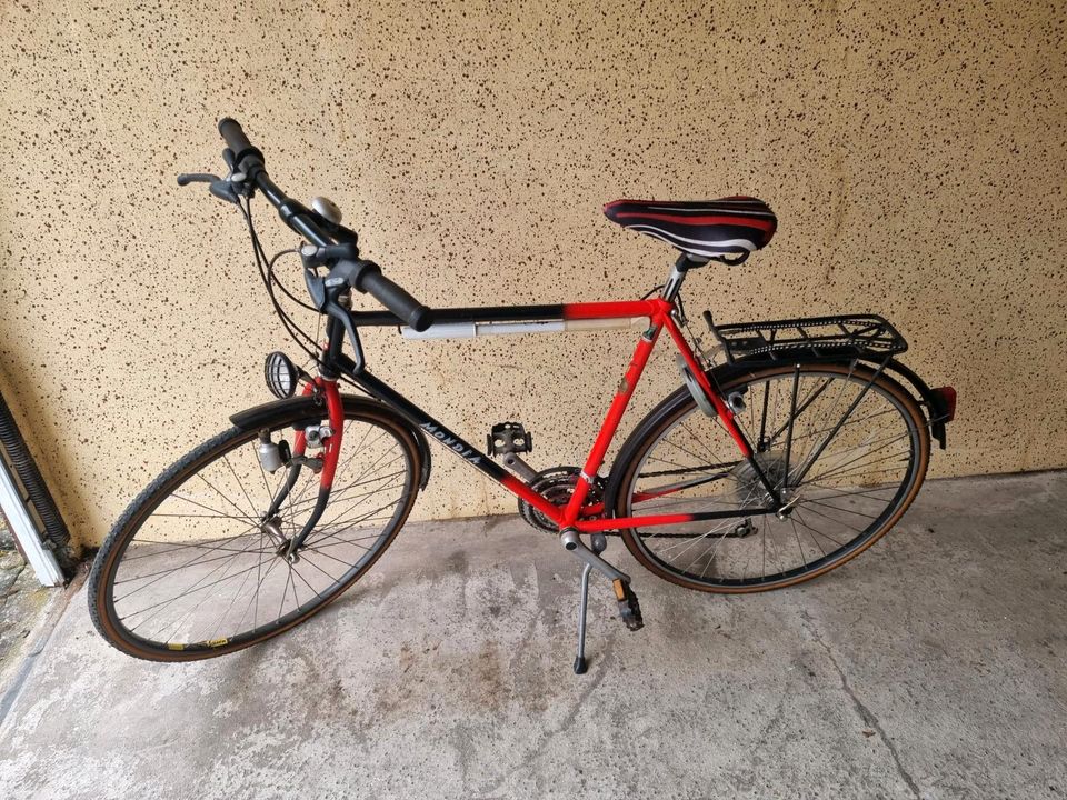 Mondia Herrenfahrrad  rot schwarz 18 Gänge 28 Zoll in Vellmar