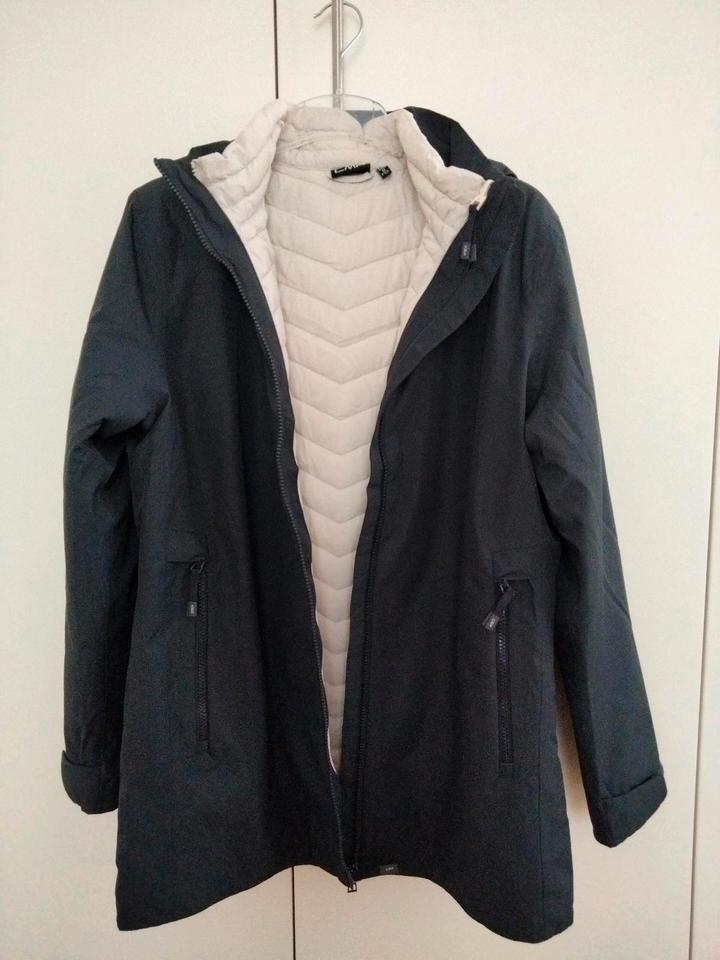 Regenfeste Damenjacke CMP ungetragen Gr. 40 schwarz (innen beige) in Laufen