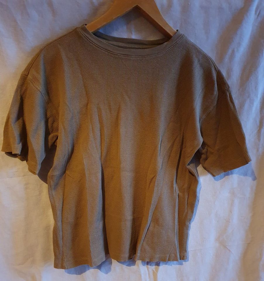 T-Shirt von Zara, Gr. 164, braun, gerippt, sehr guter Zustand in Berlin