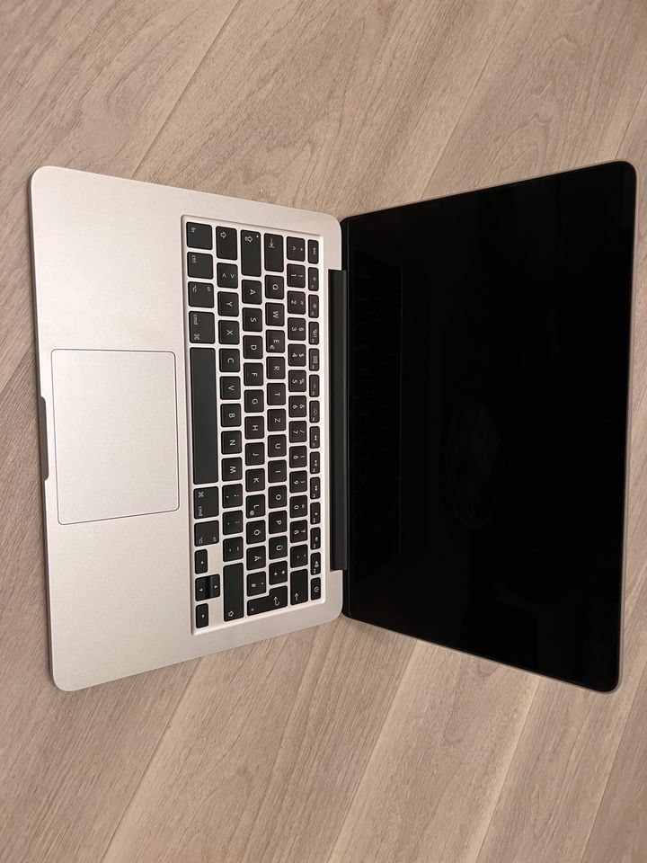 MacBook Pro 13 - Retina Display in Neumünster