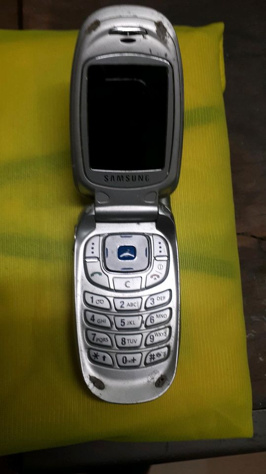 Samsung SGH-450 Klapphandy in Dinslaken