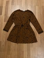 Kleid von zara Leopardenmuster Gr. 140 Neuhausen-Nymphenburg - Neuhausen Vorschau