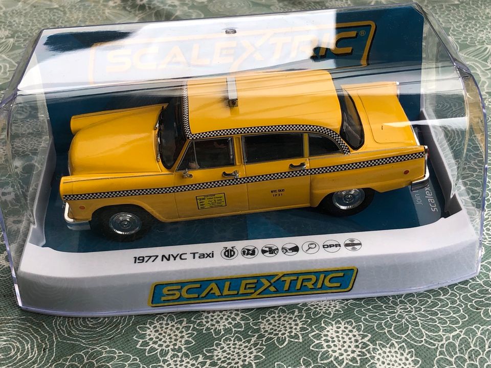 Scalextric C4432 analog in Roth