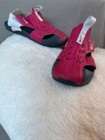 Mädchen Nike Sandalen Gr 23,5 Sachsen - Taucha Vorschau