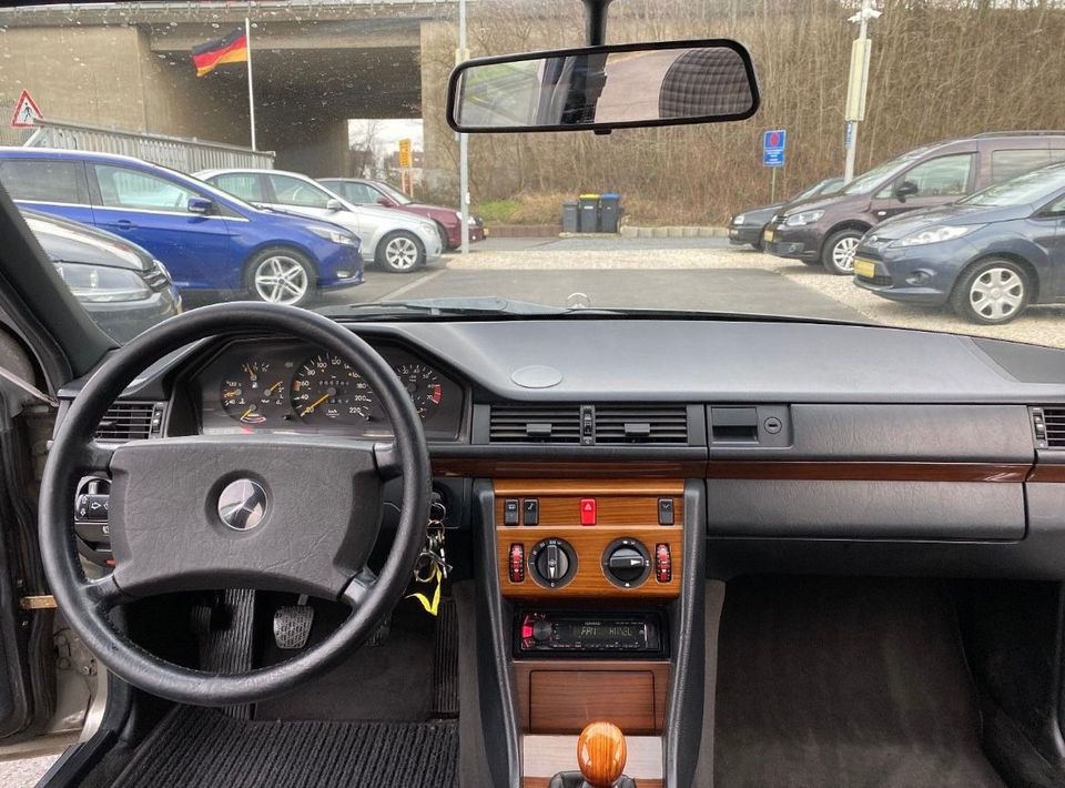Mercedes-Benz 124 200E in Aschaffenburg