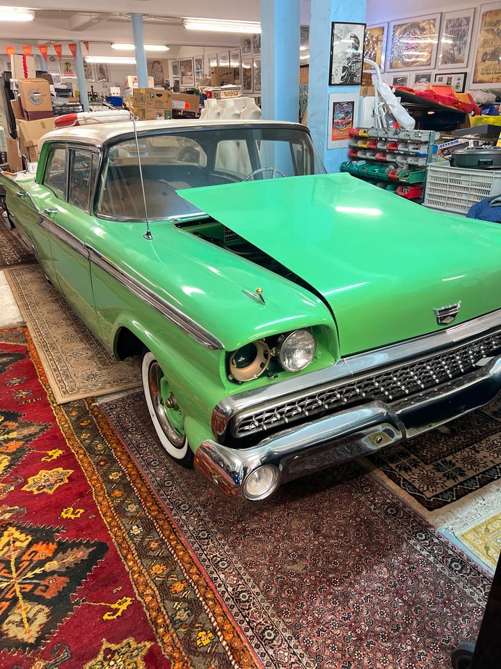 Ford Fairlane Galaxy 500 aus LA verzollt BJ 1959 in Moers