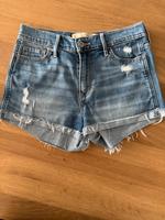 Kurze Hollister Jeans Größe 27 (Festpreis für drei Hose ) Baden-Württemberg - Abstatt Vorschau