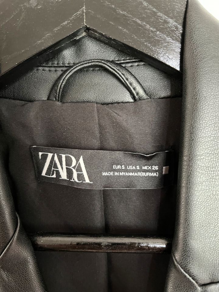 Lederjacke von Zara in München