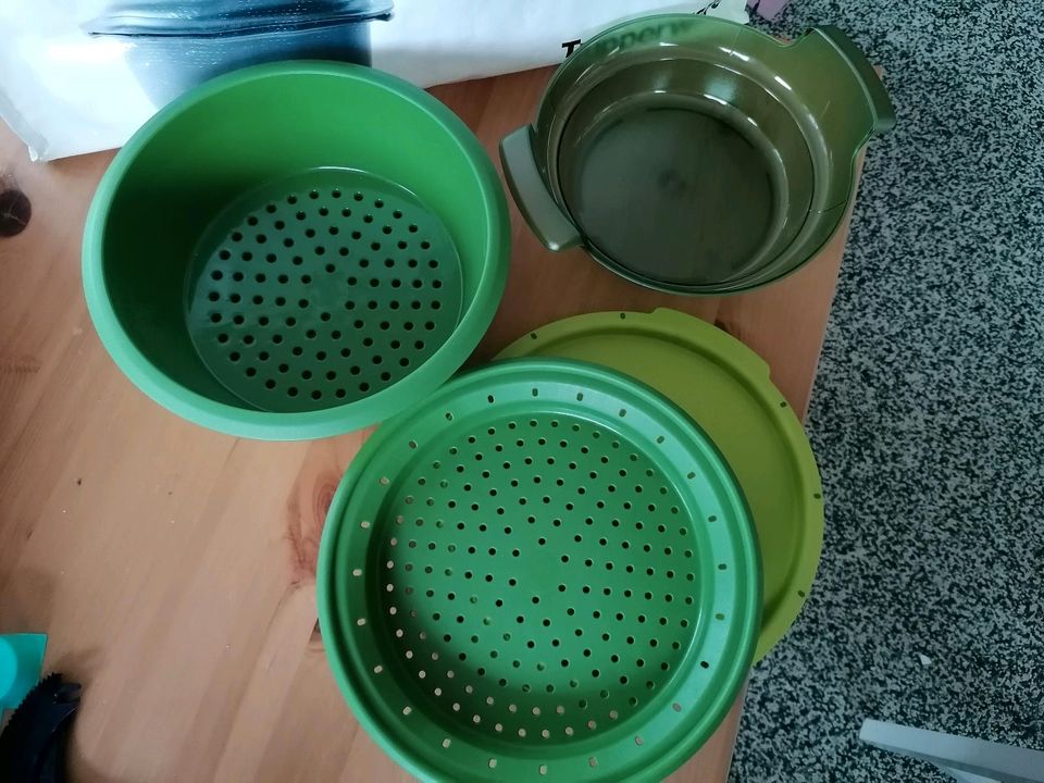 Diverse Tupperware Artikel in Gerach