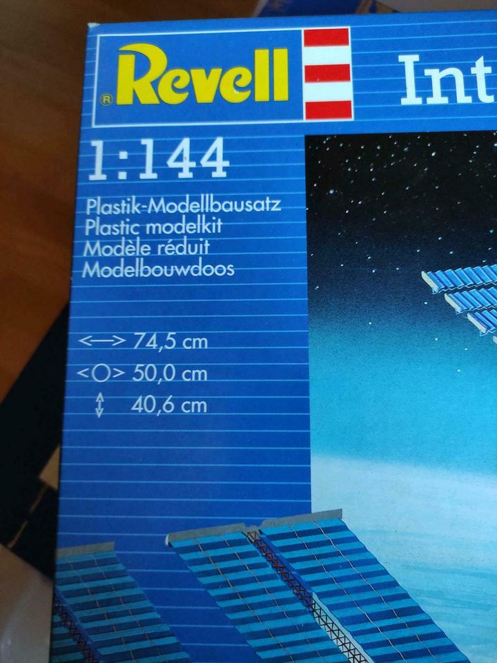 ISS International Space Station OVP Revell 1:144 04841 in Drei Gleichen