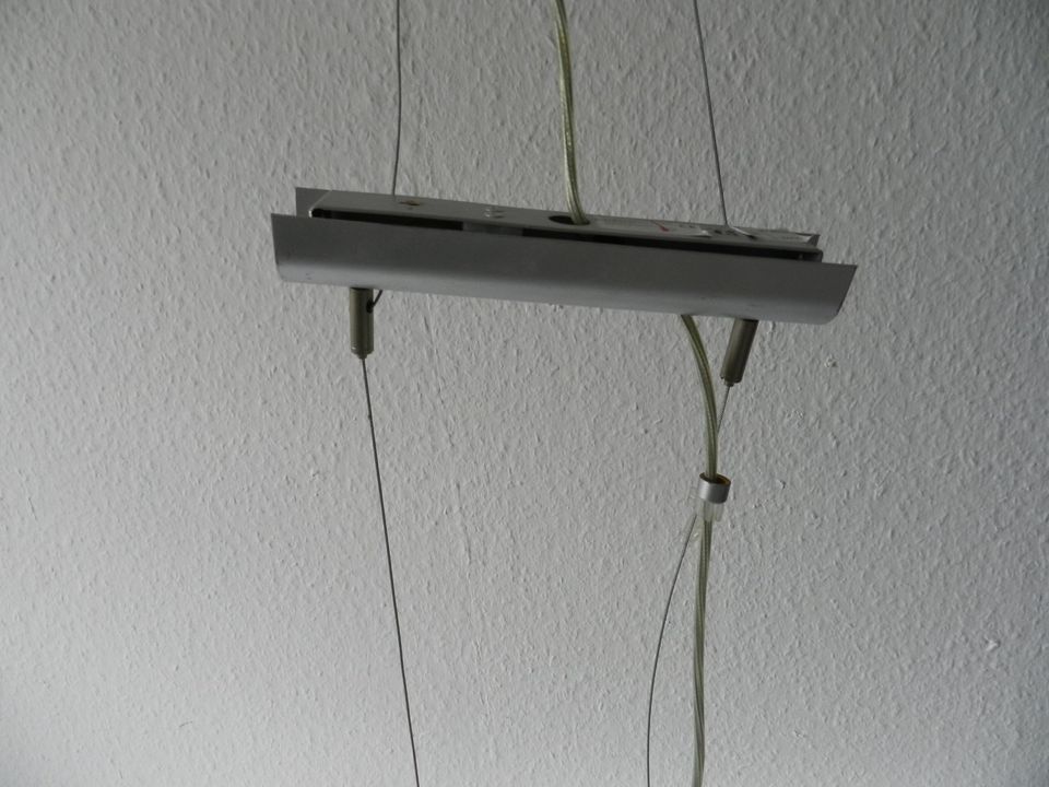 Hochwertige Halogenlampe mit Glasschirm, Pendellampe 150 Watt in Gundelsheim