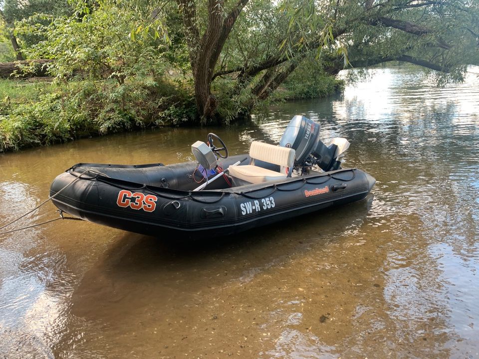 Zodiac Bombard C3S Festrumpf Schlauchboot Yamaha 40PS mit Trailer in Sand a. Main