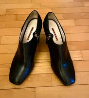Prada Stiefeletten schwarz Gr. 39 Nordrhein-Westfalen - Meerbusch Vorschau
