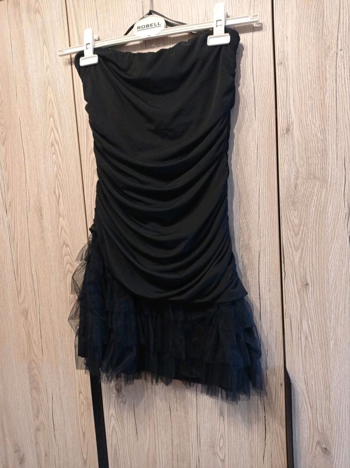 Schwarzes Röhrenkleid Größe 36/38 Marke Bodyflirt in Elsdorf