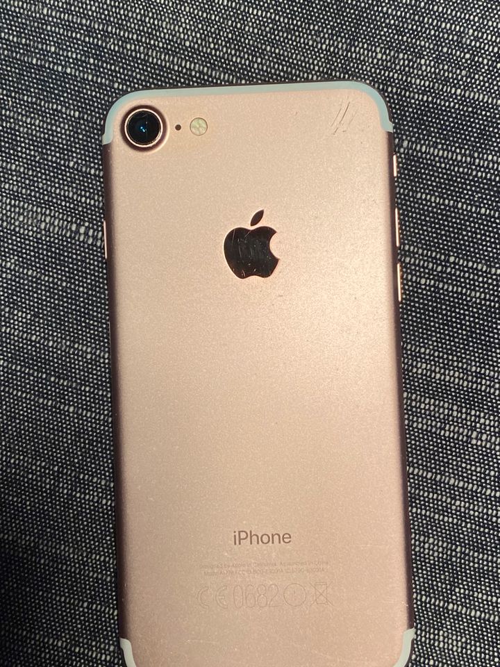IPhone7 (ohne simlock) rosa 32gb in Vachendorf