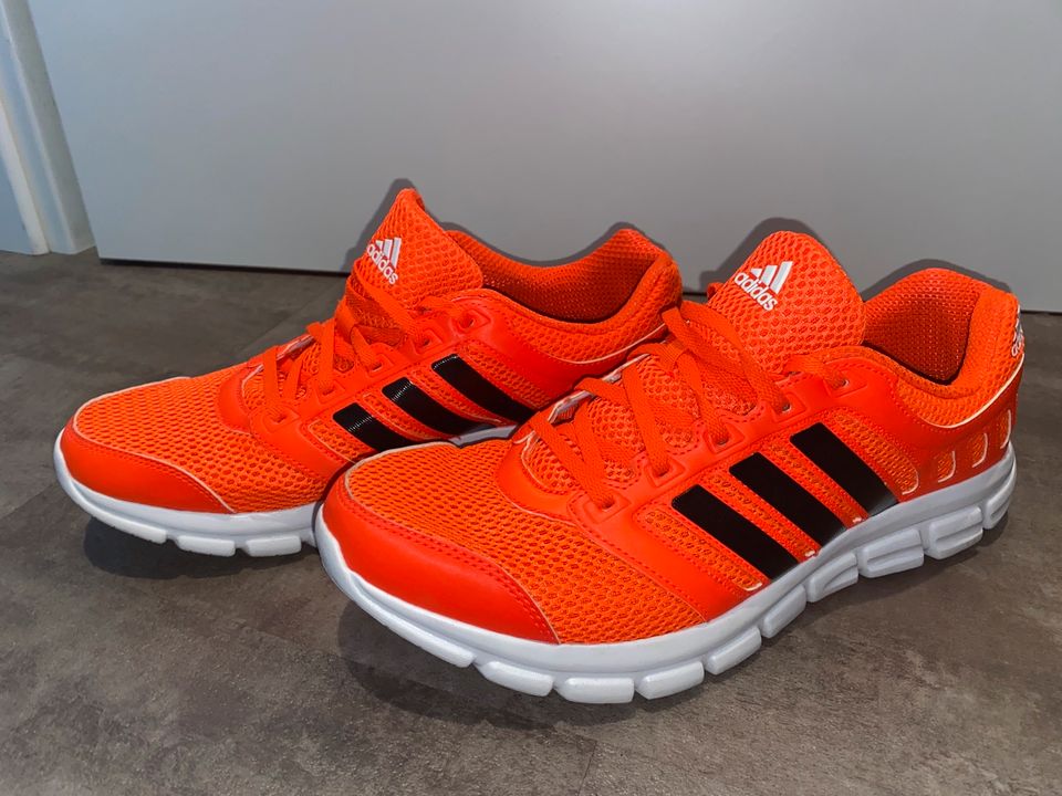 UNPAAR Adidas Run Cool neon orange L:45 R:44 in Oberhausen