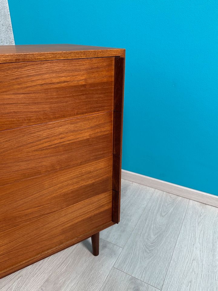 Teak Kommode / Dresser mit 4 Schubladen, 1960er 1970er in Mülsen