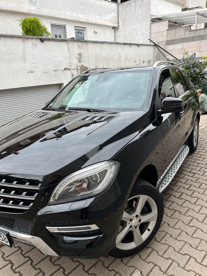 Biete ein sauberen ML 350 Diesel in Stockstadt a. Main