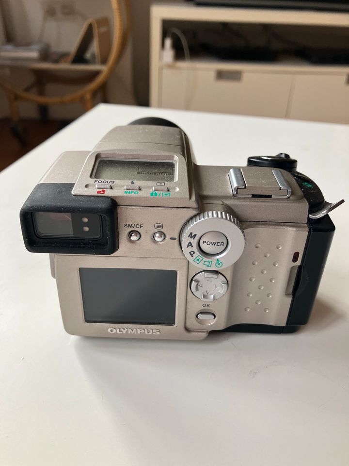 Olympus C 2500 L Digitalkamera mit HAMA Kameratasche in Oldenburg