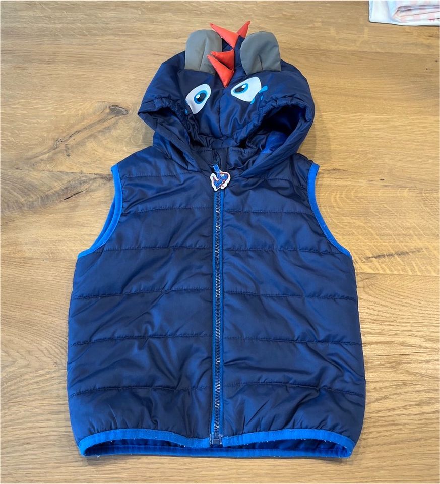 Ärmellose Weste Jacke Gr. 92 Junge in Hessen - Schotten | Babykleidung  Größe 92 kaufen | eBay Kleinanzeigen ist jetzt Kleinanzeigen