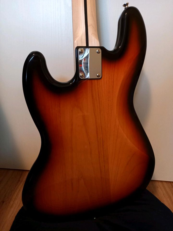 Harley Benton JB-40 FL 3-Tone Sunburst in München