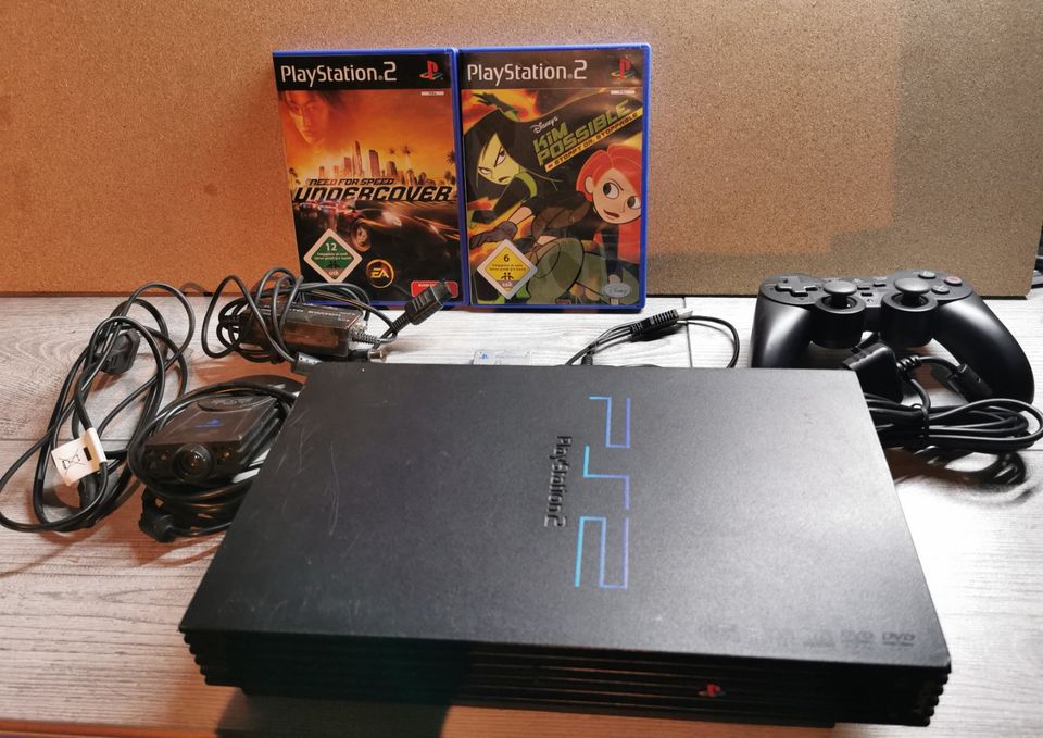 2 x Sony PS 2 gebraucht mit einigem Zubehör in Memmingen