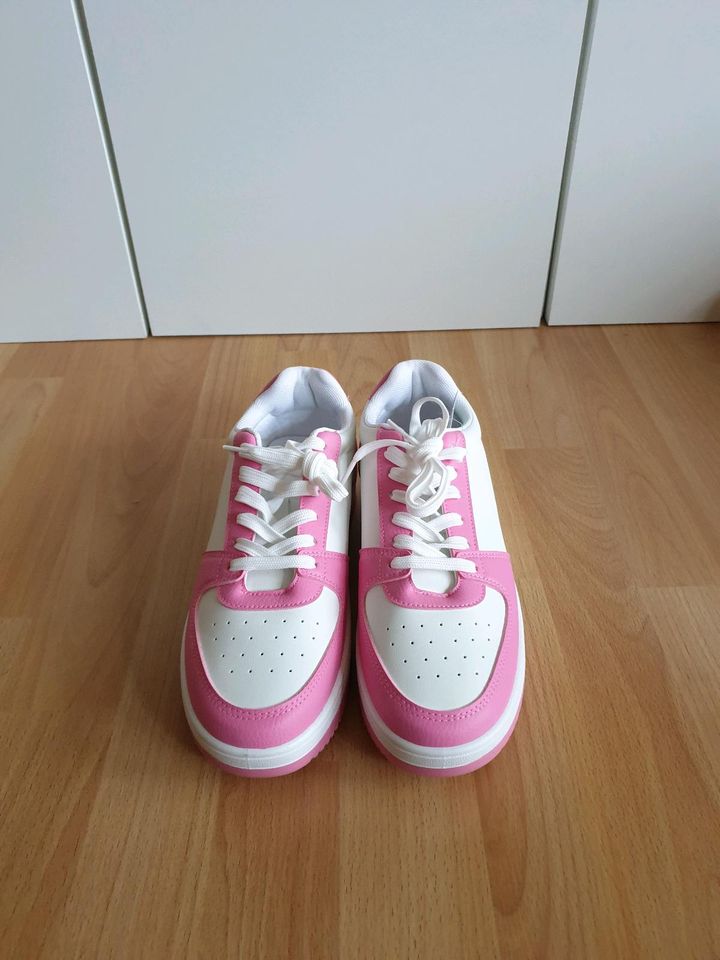 Damen Sneaker Gr.40                                        ❤ NEU in Essen