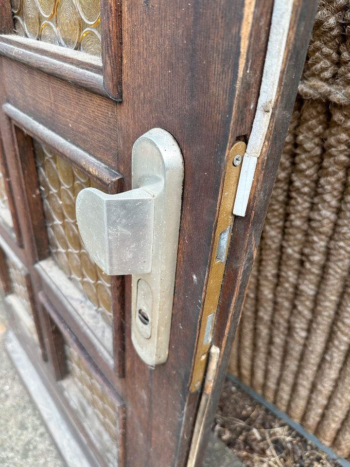 Tür Eingangstür Hauseingangstür mit Rahmen DDR Massivholz in Berlin