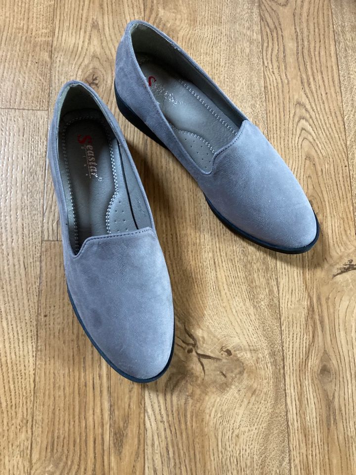 Damen Schuhe neu   5€ in Stockelsdorf