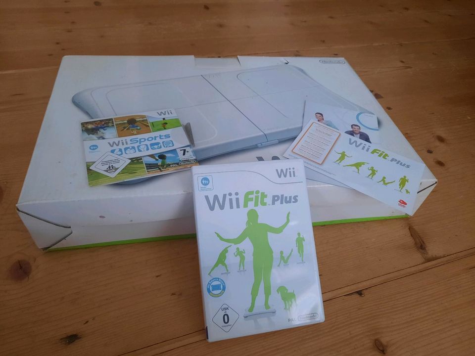 Wii Board + CD Sports in Halle