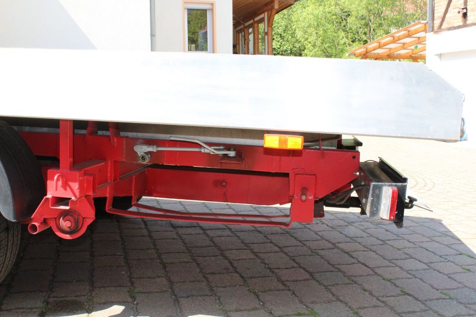 Barkas B1000 3-Achser Abschleppwagen in Luisenthal