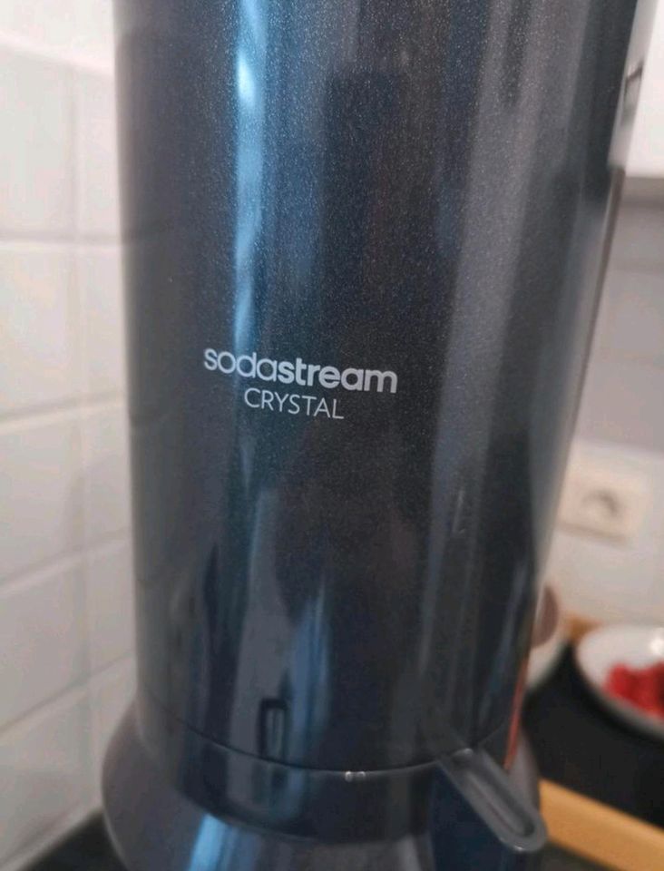 Soda Stream Crystal + Gasflasche und Kartusche  # neuwertig in Nienburg (Weser)