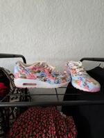 Nike Air Max Sonderedition Blumenmuster Bayern - Nersingen Vorschau