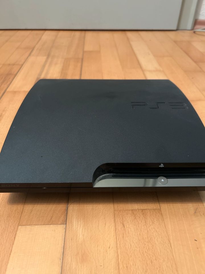 PlayStation 3 Slim 320Gb - 2 Controller in Freilassing