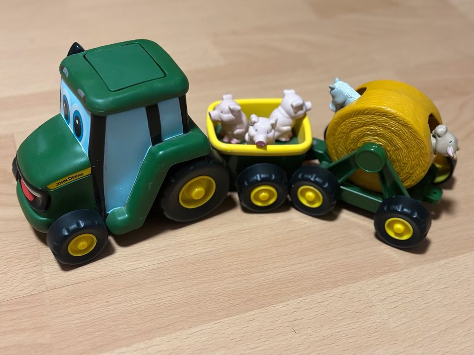 John Deere Babyspielzeug lustige Tiere in Taunusstein