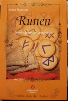 Runen Bibliothek der Orakel Edred Thorsson neuwertig Niedersachsen - Bockenem Vorschau