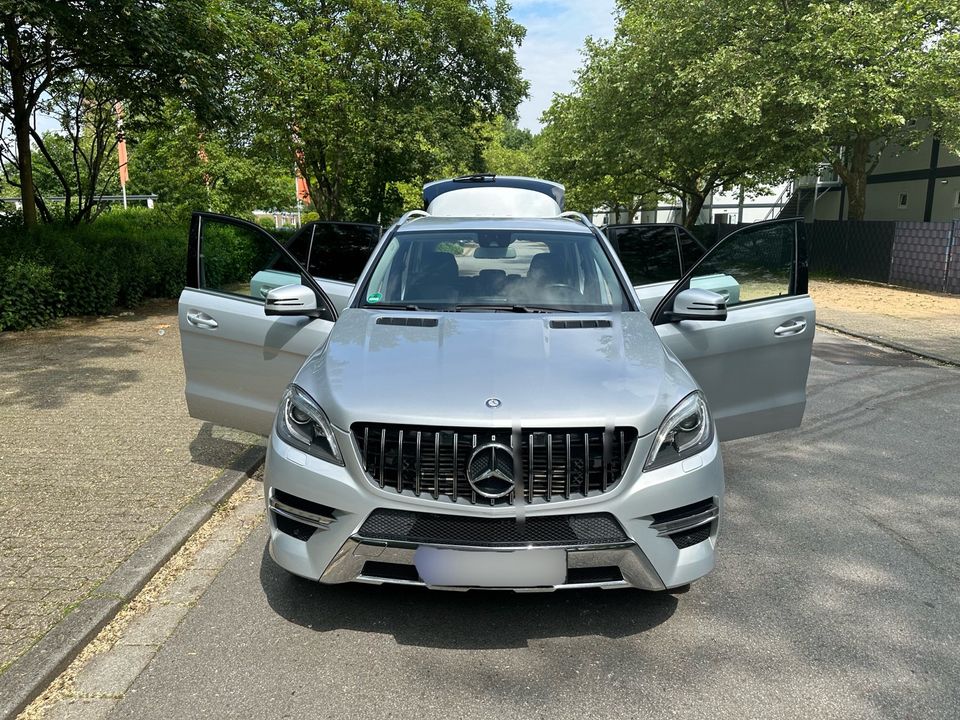 Mercedes ML 350 AMG Line in Düsseldorf